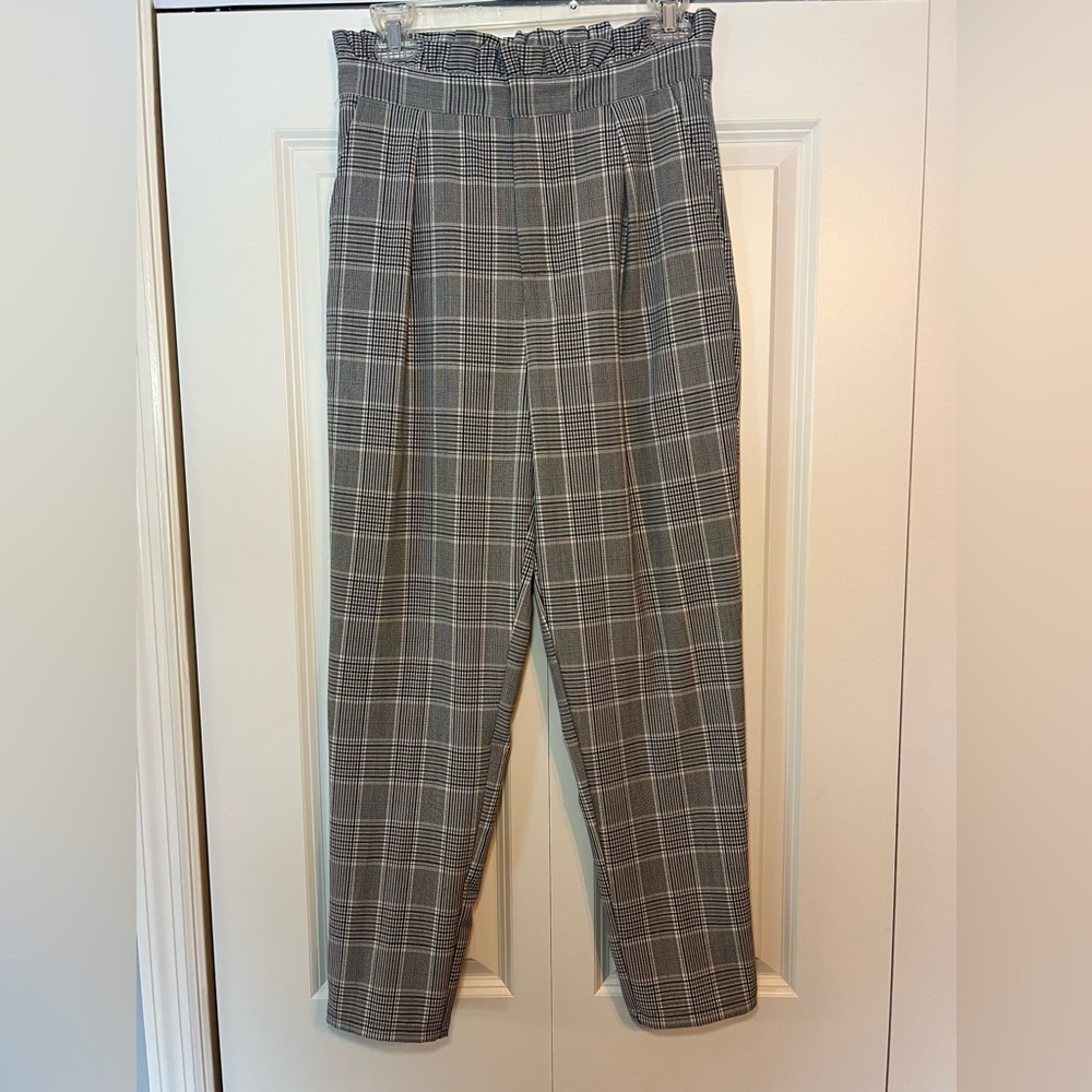 cupcakes and cashmere Women's Lindley Paper Bag High Waisted Trouser. Sz 4 NWT